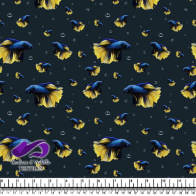 Motif de Poisson Betta Bleu et Jaune avec des Bulles d'Air sur Fond Sombre